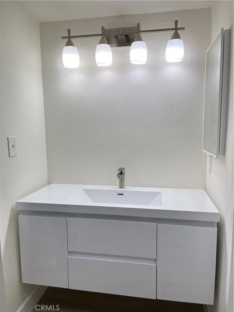 435 S Virgil Avenue 209, Los Angeles, California 90020 home-pic-23